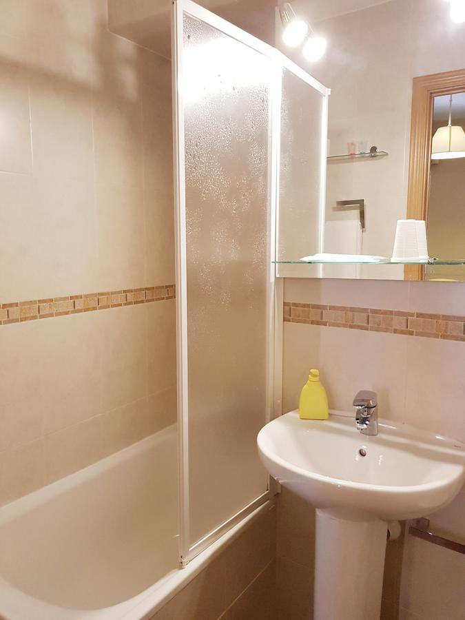 Hostal Puerta Bonita Vista Alegre Madrid Exterior photo