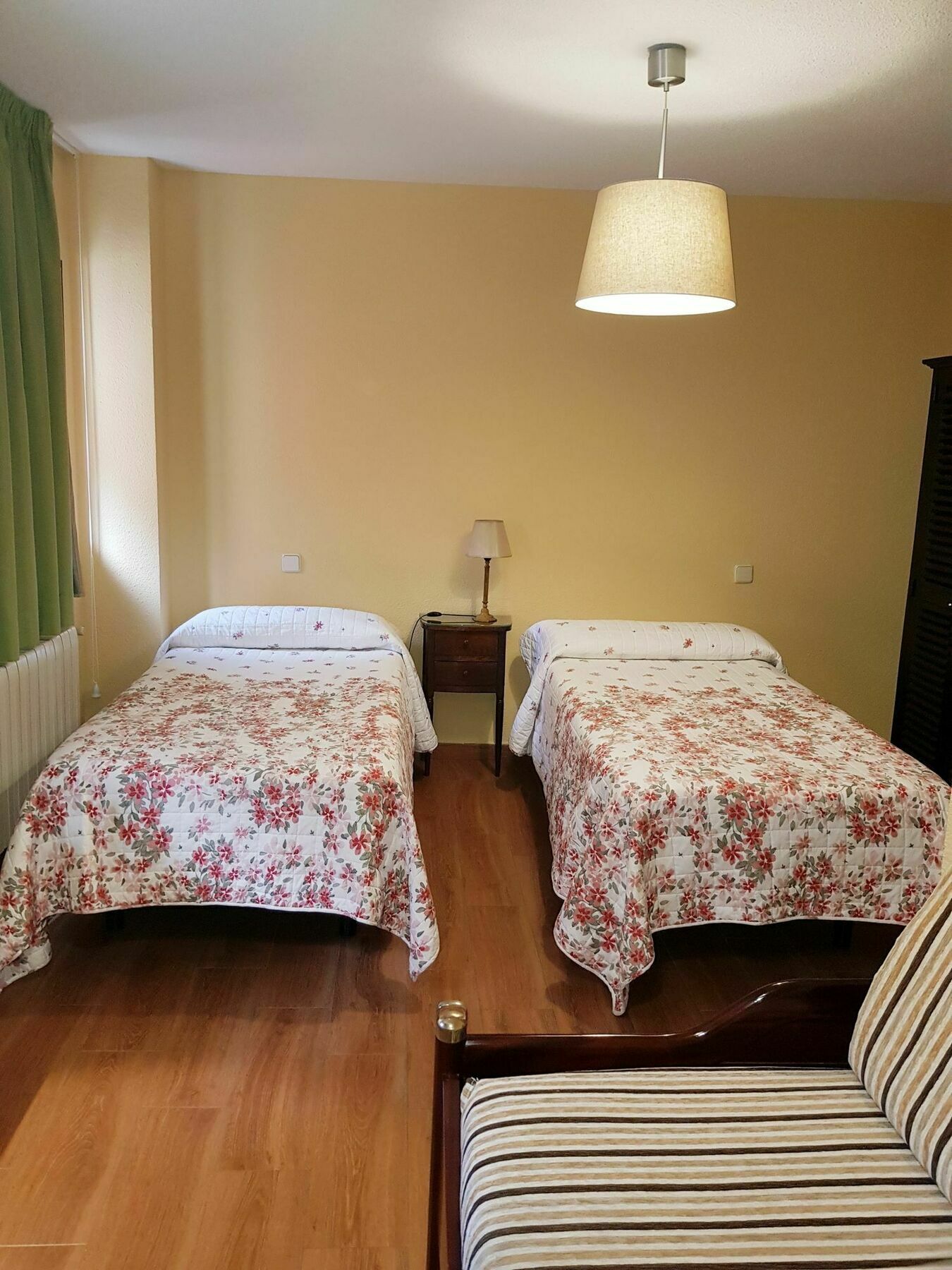 Hostal Puerta Bonita Vista Alegre Madrid Exterior photo