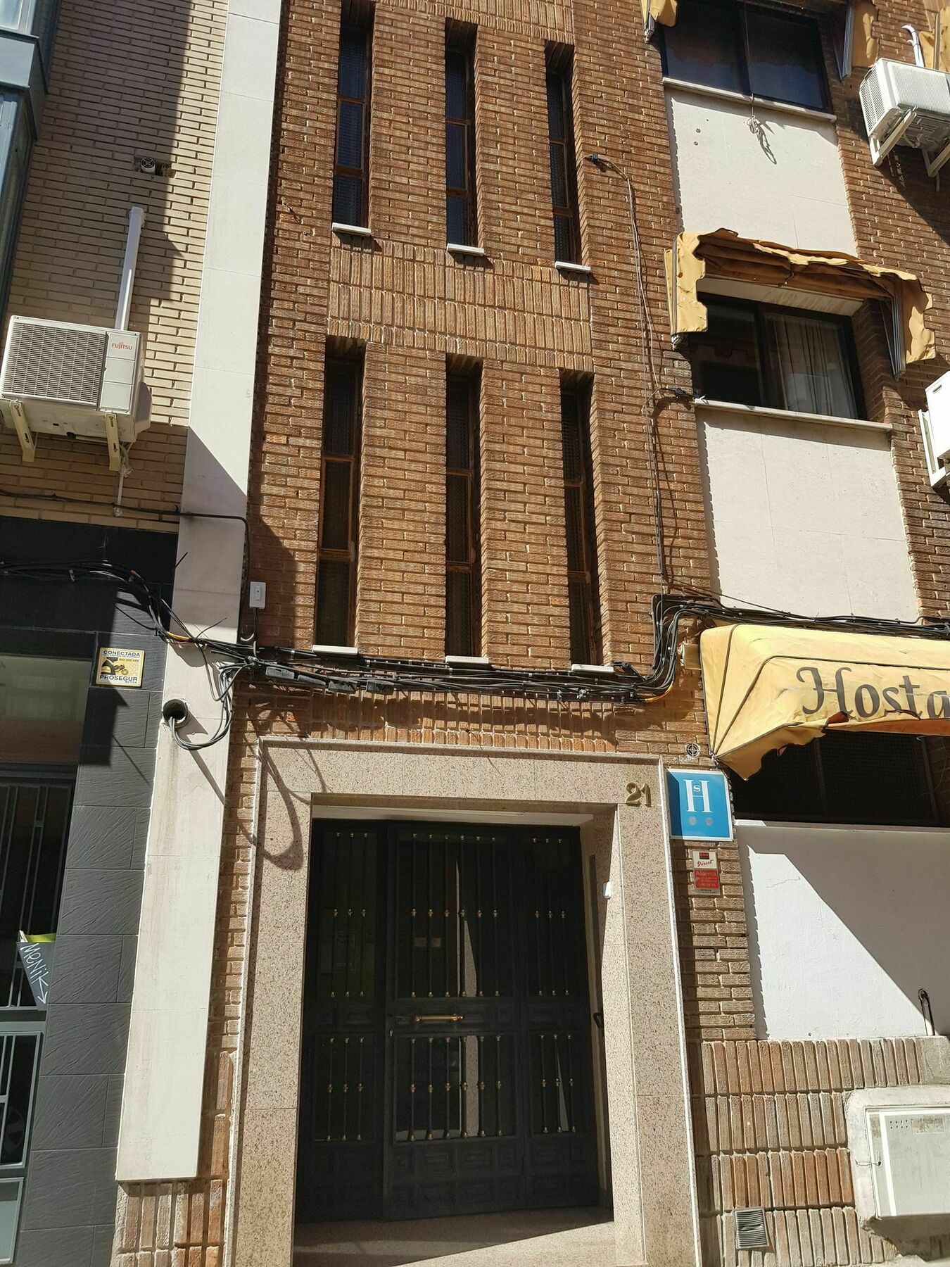 Hostal Puerta Bonita Vista Alegre Madrid Exterior photo